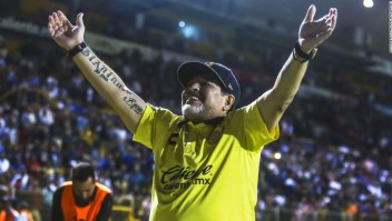 Diego Maradona está a un paso de lograr el objetivo futbolístico que lo llevó a México: ascender a la máxima división como entrenador de los Dorados de Sinaloa.