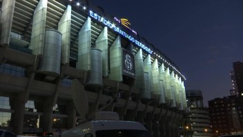 Los hinchas en Madrid esperan la final de la Copa Libertadores