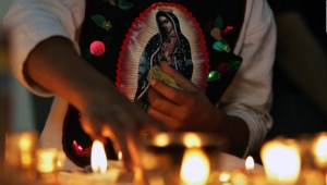 Mexicanos celebran con música y fe a la Virgen de Guadalupe