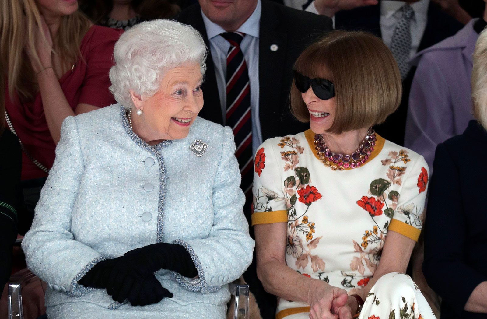 La ropa que reunió a una nación: el legado de la moda de la reina Isabel II