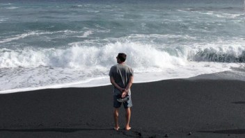 Hawai tiene una nueva playa negra gracias al volcán Kilauea