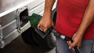 López Obrador pide calma ante la alarma por el combustible
