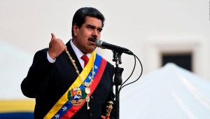 Los nervios invaden al magistrado de la juramentación de Maduro