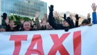 Continúa la guerra de los taxistas contra Uber Cabify en España