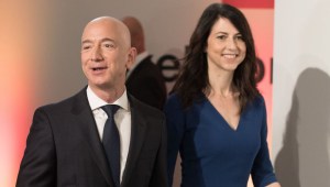 Jeff Bezos y MacKenzie Bezos anunciaron su divorcio. (JORG CARSTENSEN/AFP/Getty Images)