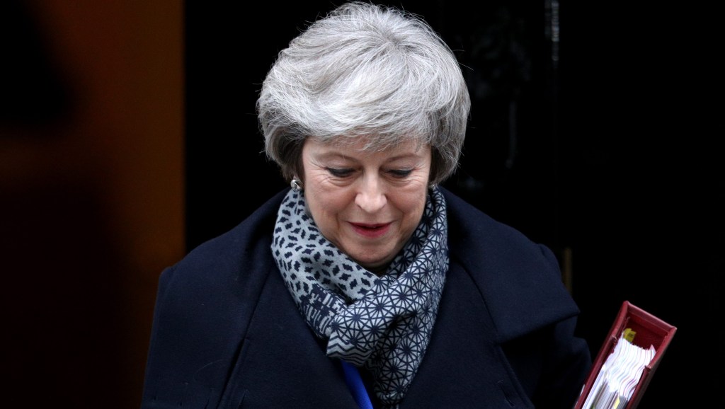 Theresa May sale de Downing Street el 16 de enero de 2019 en Londres un día después de después de sufrir una derrota histórica en la Cámara de los Comunes. Crédito: Dan Kitwood / Getty Images