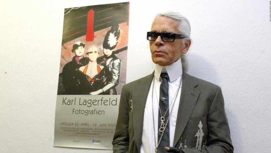 Lagerfeld en la inauguración de su exposición "Karl Lagerfeld - Photografies" en Apolda, Alemania. Crédito: JENS-ULRICH KOCH/Getty Images