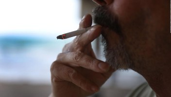 Solo a la edad de 100 años podrías comprar cigarillos en Hawai, según proyecto de ley