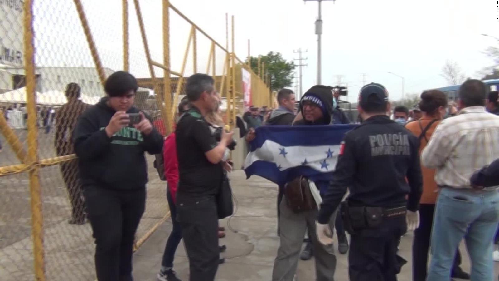 Otra caravana de migrantes centroamericanos sorprende a Piedras