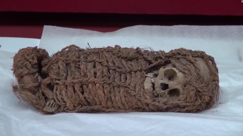 Encuentran una momia de un infante de la época Inca