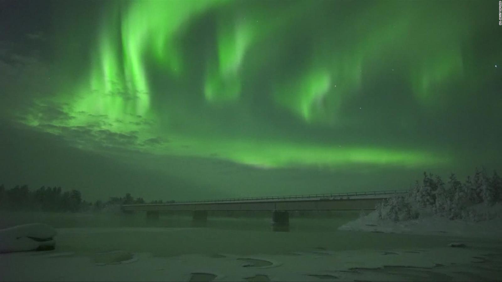 Las impactantes imágenes del cielo teñido por una aurora boreal en Finlandia