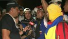 Venezolanos se rehúsan a irse del puente Francisco de Paula Santander