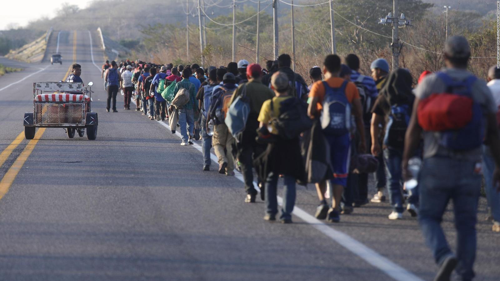 Una caravana de migrantes parti del sur de M xico rumbo a la