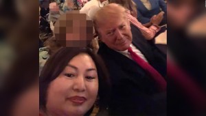 Un selfie con Trump encienda una nueva polémica