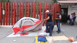 CNTE levanta plantón tras encuentro con gobierno mexicano