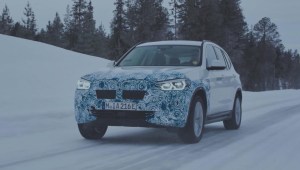 BMW rediseña su icónico logo