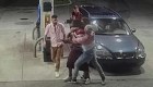 Cuatro jóvenes luchan contra ladrones armados