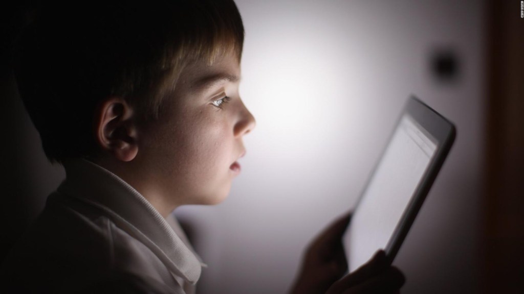 Niño bloquea un iPad por 48 años