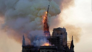 Lo que se salvó de la catedral de Notre Dame