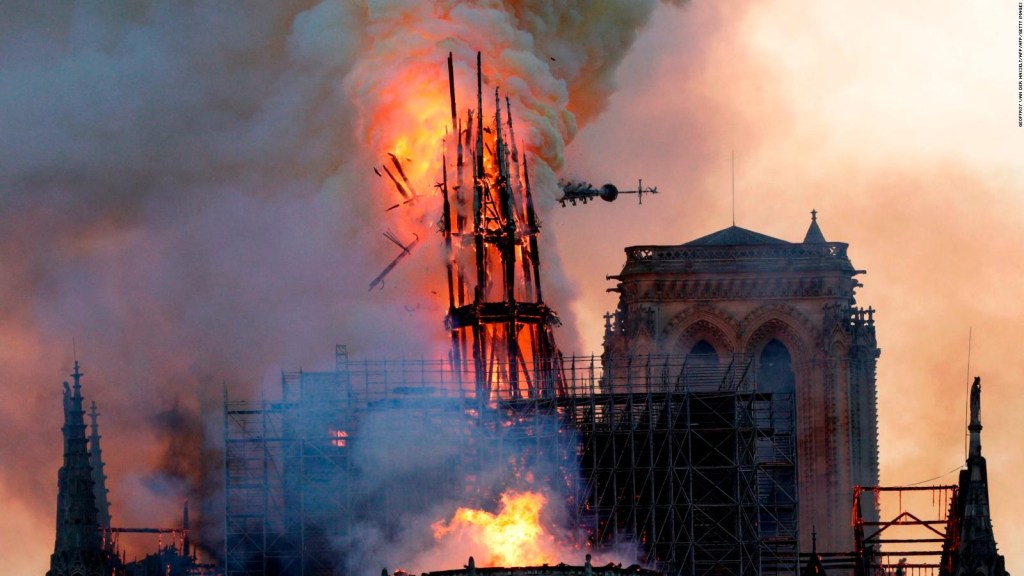 Arde Notre Dame: aquí las imágenes más impactantes