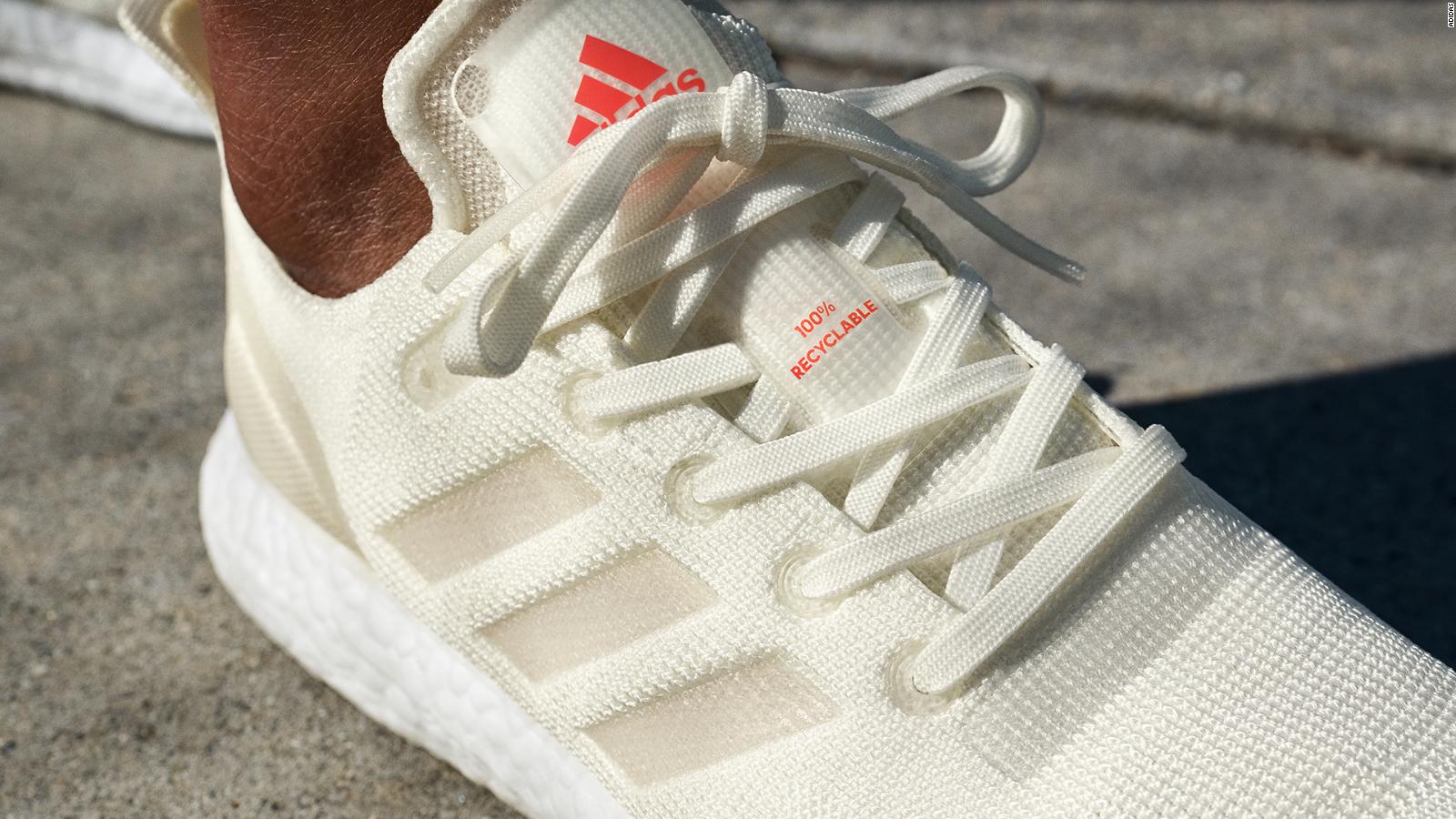 Adidas anuncia zapatillas para correr hechas de plástico reciclado y 100%  reciclables | Video | CNN