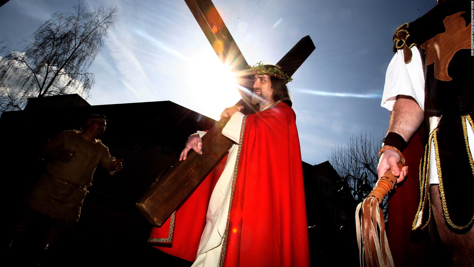 Crucifixiones Reales Y Procesiones Así Se Celebra El Viernes Santo En 7811