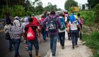 Cientos de migrantes abandonan albergue en Chiapas