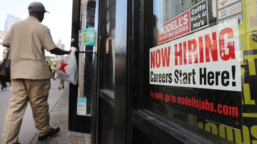 Cae la tasa de desempleo en EE.UU.
