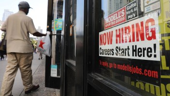 Cae la tasa de desempleo en EE.UU.