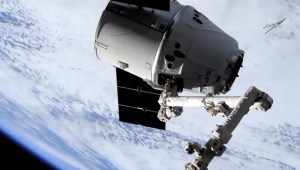 Cápsula Dragón llega a la Estación Espacial Internacional