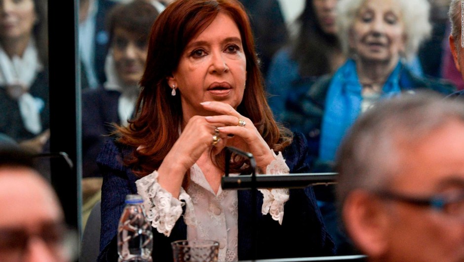 Cristina F. de Kirchner, en el banquillo: así comenzó su primer juicio oral