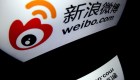 Acciones de Weibo caen casi 12%