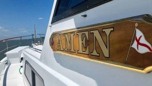 Barco "Amén" rescata a naufragos que rezaban en el mar