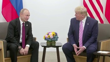 Trump bromea con Putin sobre interferencia en elecciones