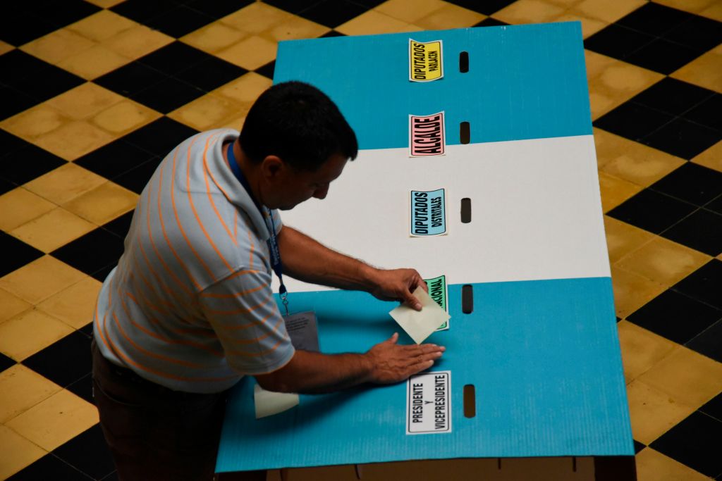 El Tribunal Supremo Electoral de Guatemala comienza revisión de