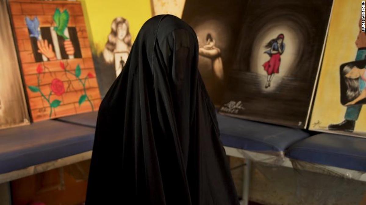 Estas mujeres escaparon de ISIS, pero luego fueron absorbidas por el inframundo del tráfico sexual de Iraq CNN imagen