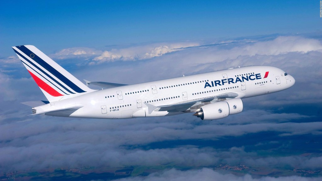 Francia planea fijar impuesto ecológico a aerolíneas