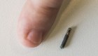Implantan en Suecia un microchip en humanos