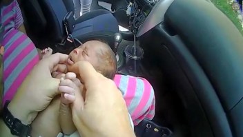 Policía salva a una bebé de 12 días de nacida