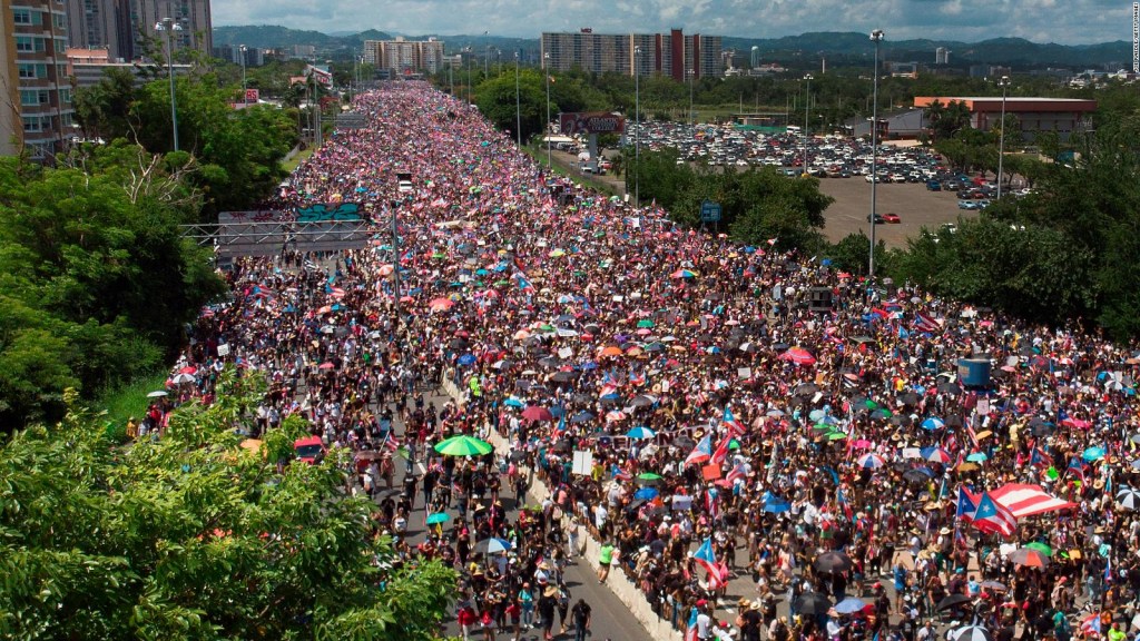 Imágenes de las protestas masivas en Puerto Rico
