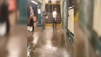 La lluvia se coló en el metro de Nueva York