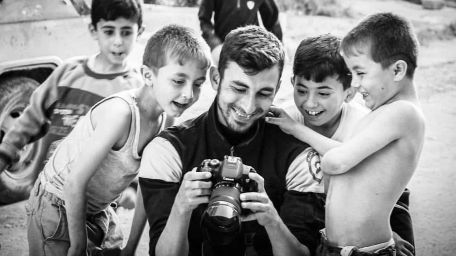 Caliza Encommium Kosciuszko Fotógrafo que capturó el horror de la guerra civil en Siria muere en  bombardeo | Video | CNN