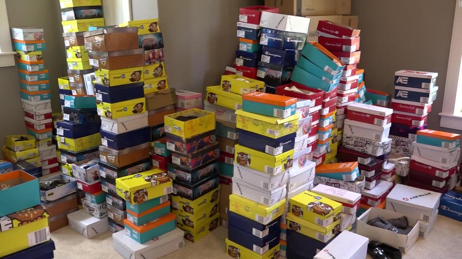 Arkansas: Una mujer compra 1.500 zapatos donarlos | Video | CNN