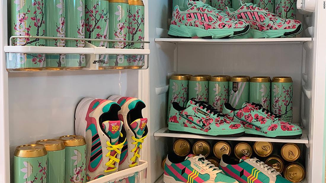 justa acero atractivo AriZona Iced Tea y Adidas ofrecieron zapatos superexclusivos por 99  centavos y la policía tuvo que intervenir | CNN