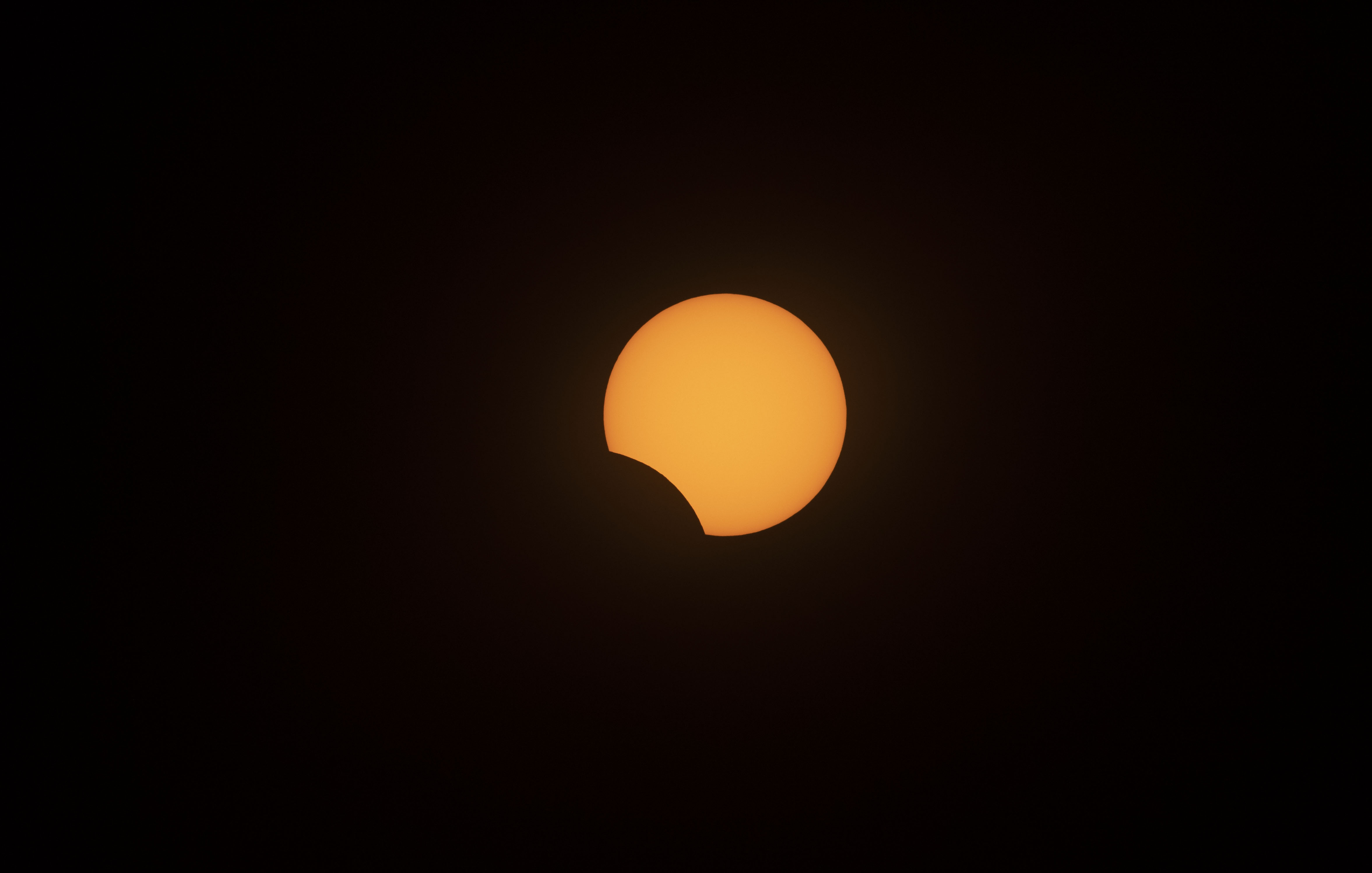 Así fue el espectacular eclipse solar total una noche breve en Chile y