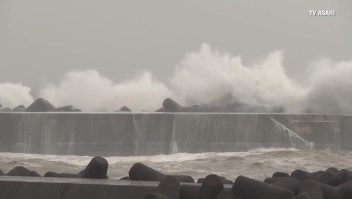 El tifón Krosa golpea el oeste de Japón