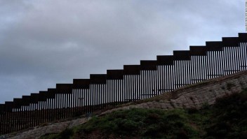 Congresistas se ponen furiosos por financiación del muro fronterizo con presupuesto de defensa