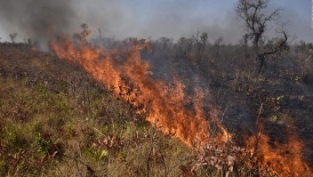 Hay riesgo de propagación de incendios en Bolivia