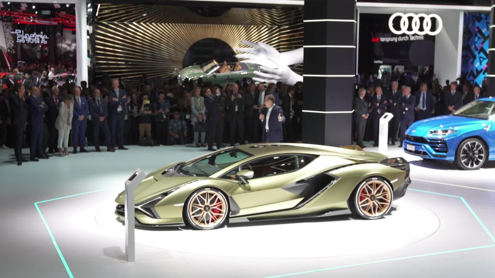 Lamborghini ingresa al mercado de los eléctricos con un superauto híbrido |  Video | CNN