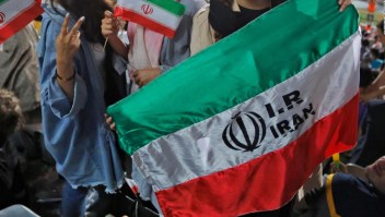 FIFA: Irán debe permitir la entrada de mujeres en estadios